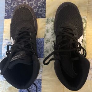 Wrestling shoes